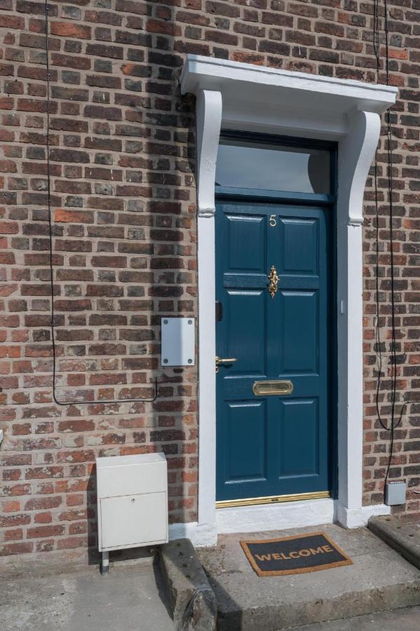 Central Belfast Apartments: Georgian House Exterior photo